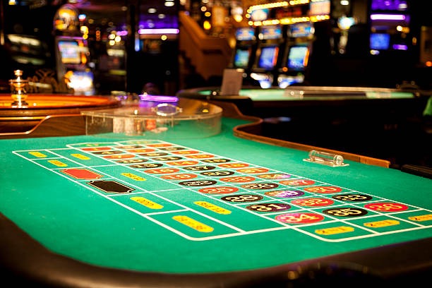 Studio live dealer play303 dengan teknologi multi-kamera dan dealer profesional